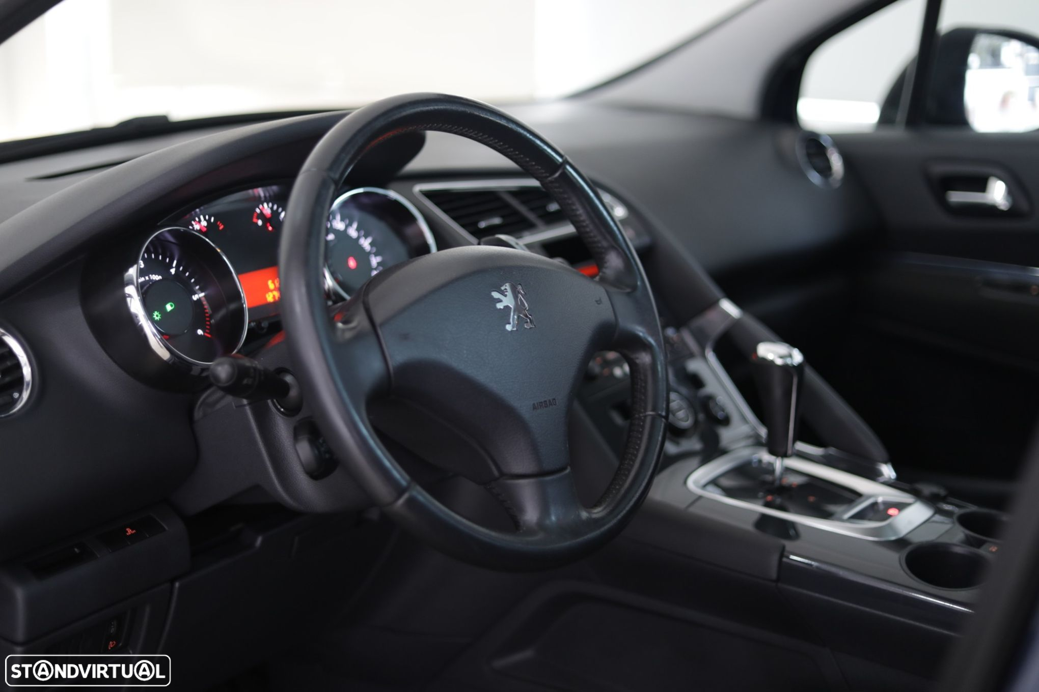 Peugeot 3008 1.6 e-HDi Executive CMP6 - 21