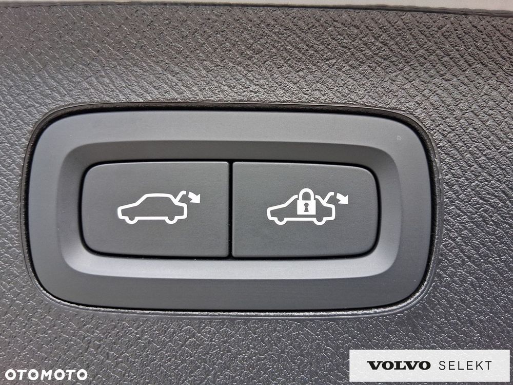 Volvo XC 90 - 21
