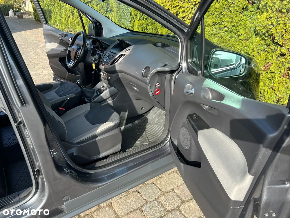 Ford Tourneo Courier 1.0 EcoBoost S&S Trend - 17