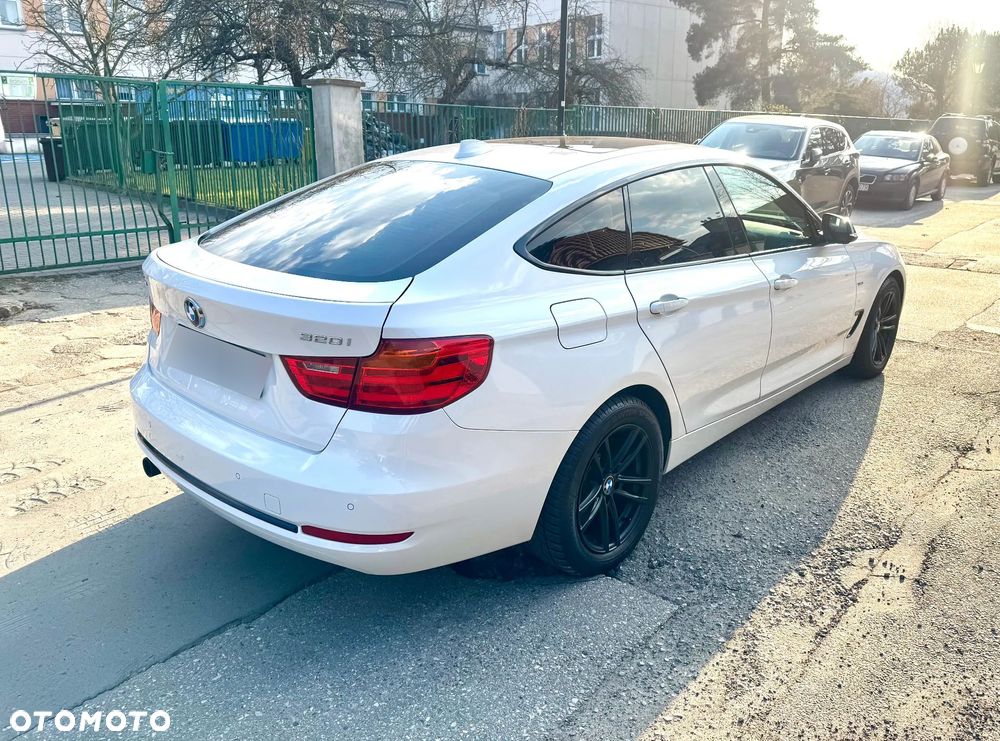 BMW Seria 3 320i Sport Line - 23