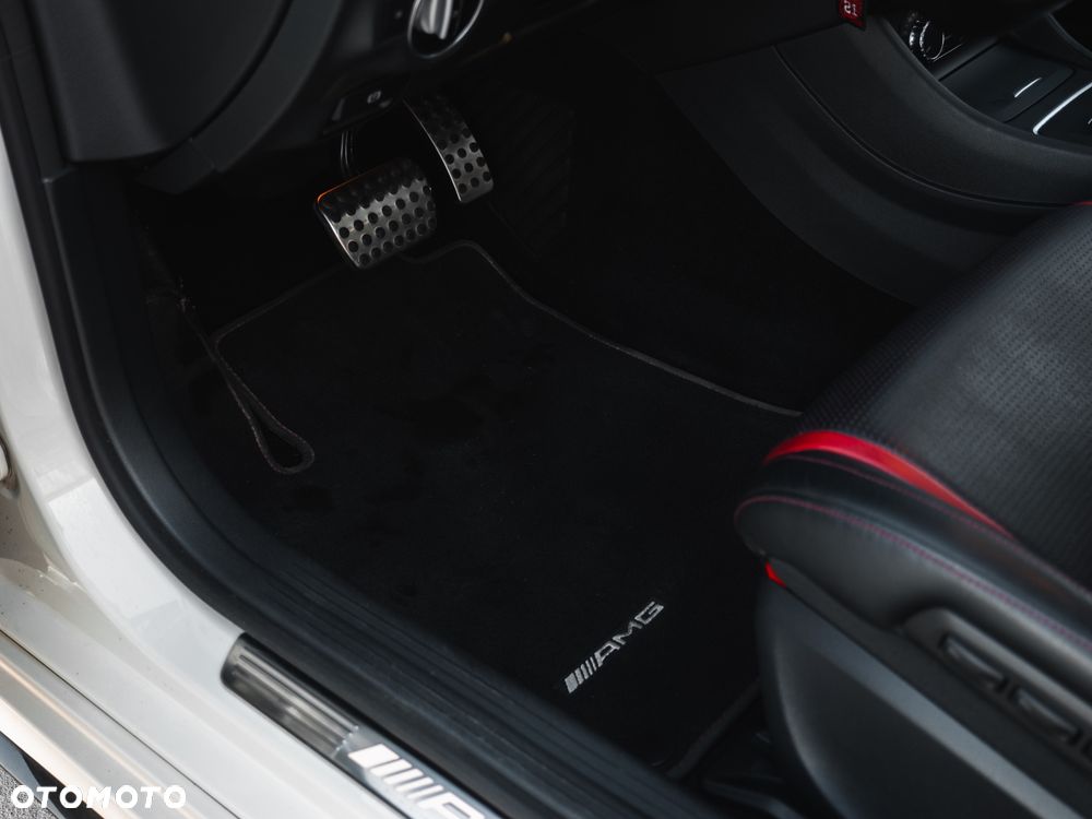 Mercedes-Benz CLA 45 AMG 4-Matic - 28