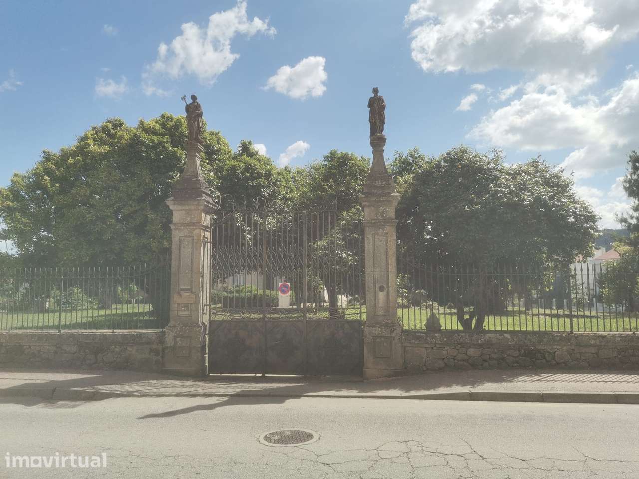 Moradia apalaçada no centro da cidade de Lamego-Vila Ferraz - Grande imagem: 5/60