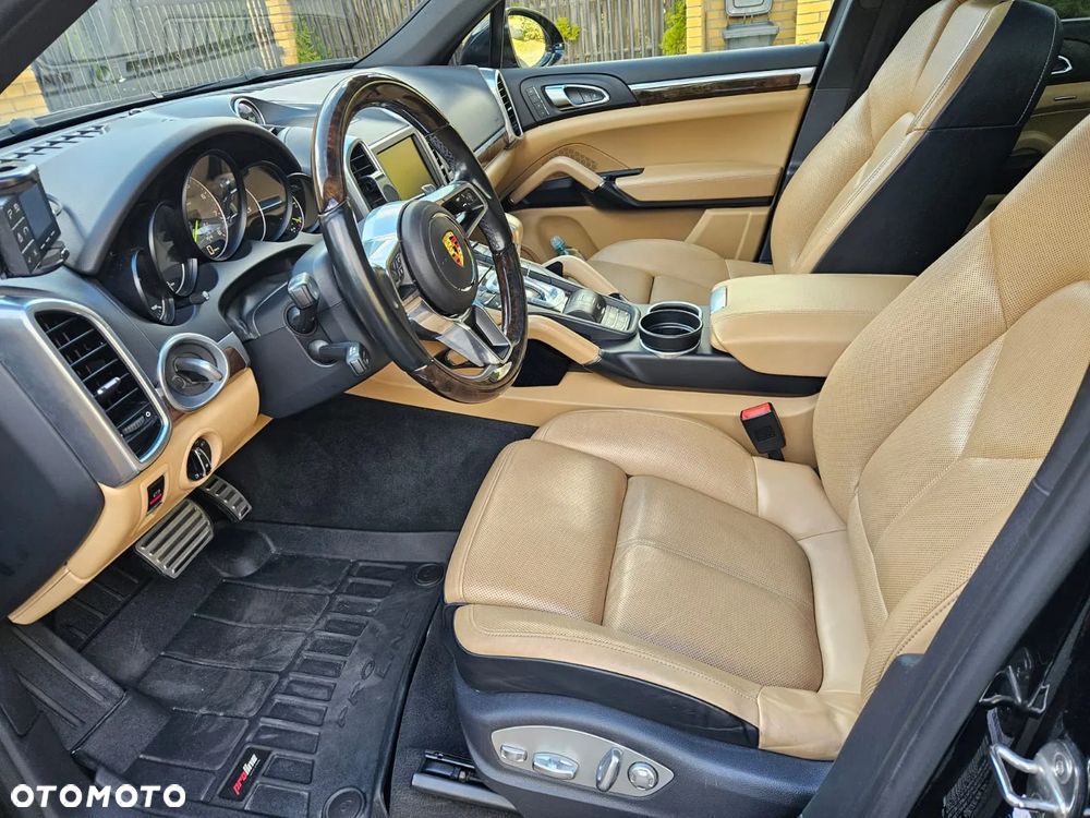 Porsche Cayenne - 12