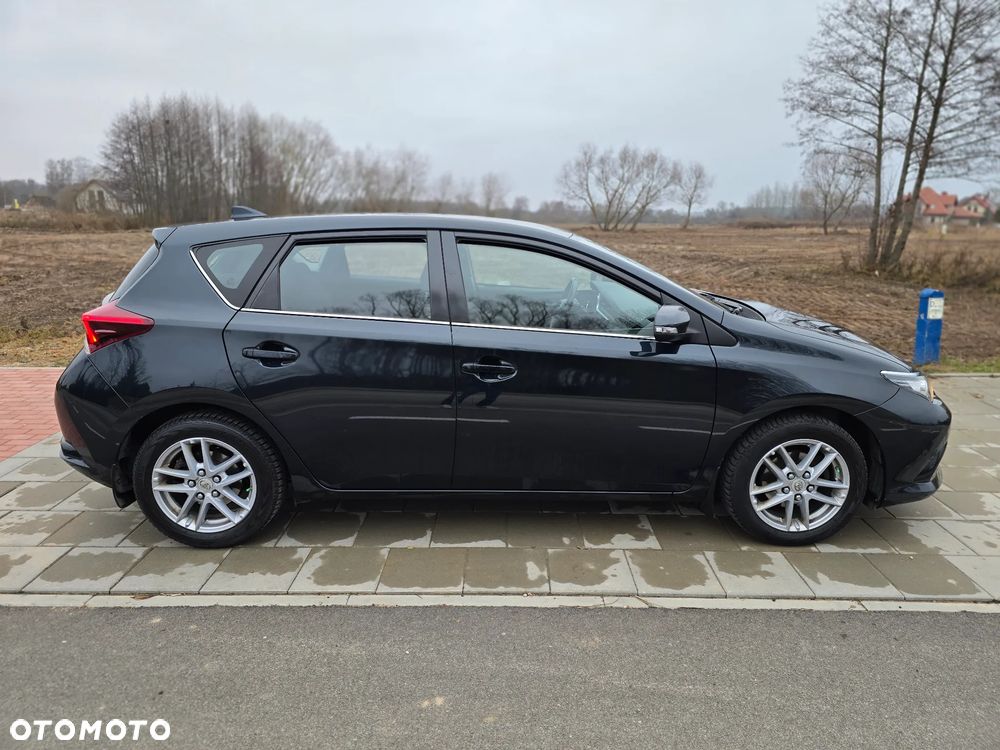 Toyota Auris 1.6 Premium Comfort - 2