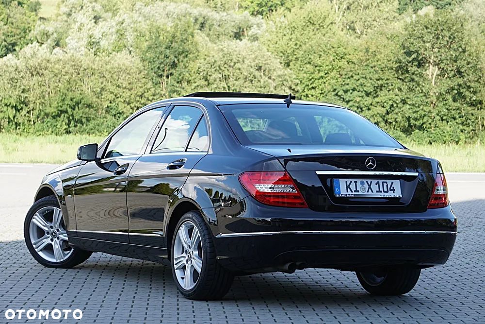 Mercedes-Benz Klasa C 180 BlueEFFICIENCY Elegance - 11