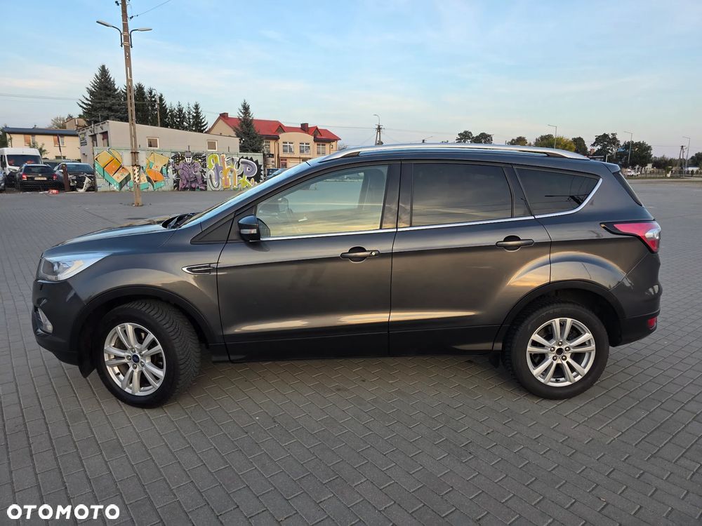 Ford Kuga 1.5 EcoBoost 2x4 Titanium - 4
