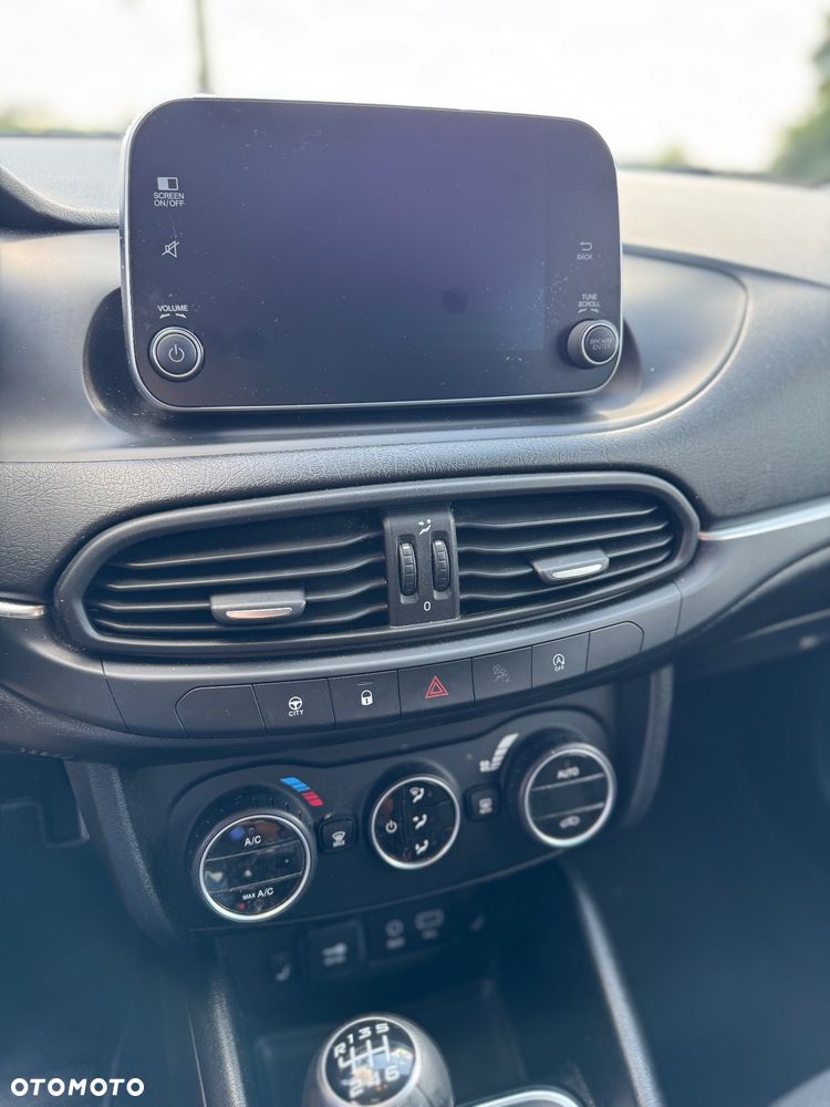 Fiat Tipo 1.6 MultiJet 16v Lounge - 17