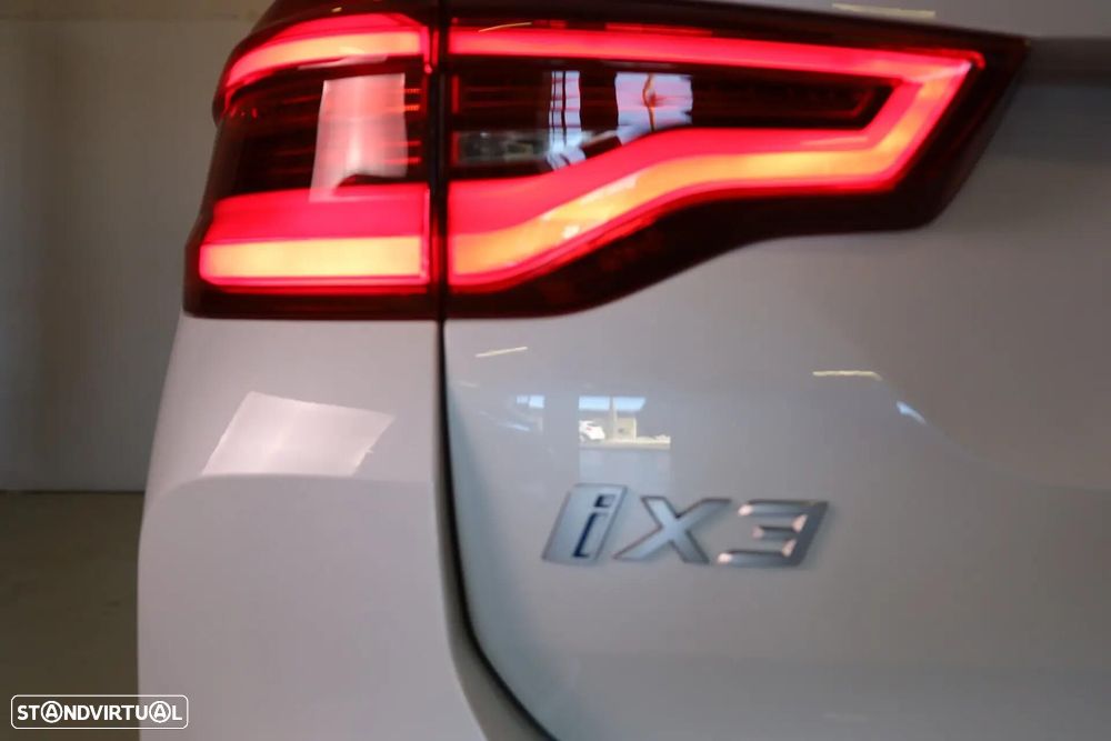 BMW iX3 Inspiring — fotografia 17