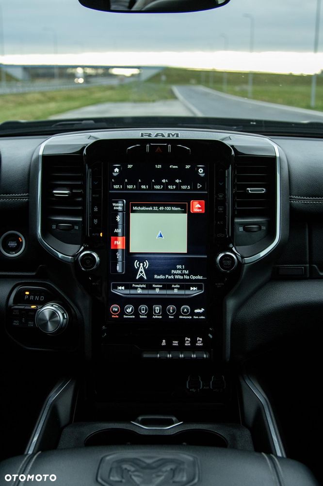 RAM 1500 5.7 Crew Cab Shortbed Laramie Black - 27