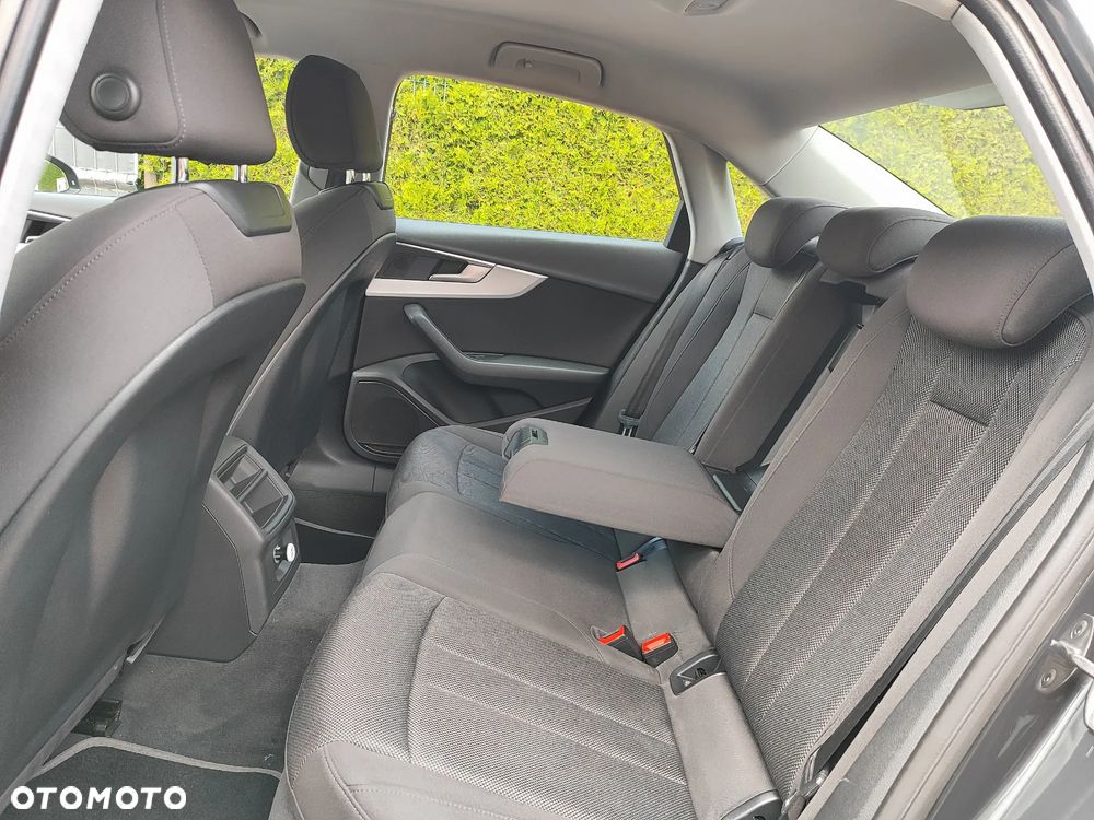 Audi A4 Limousine 2.0 TDI ultra S tronic design - 17