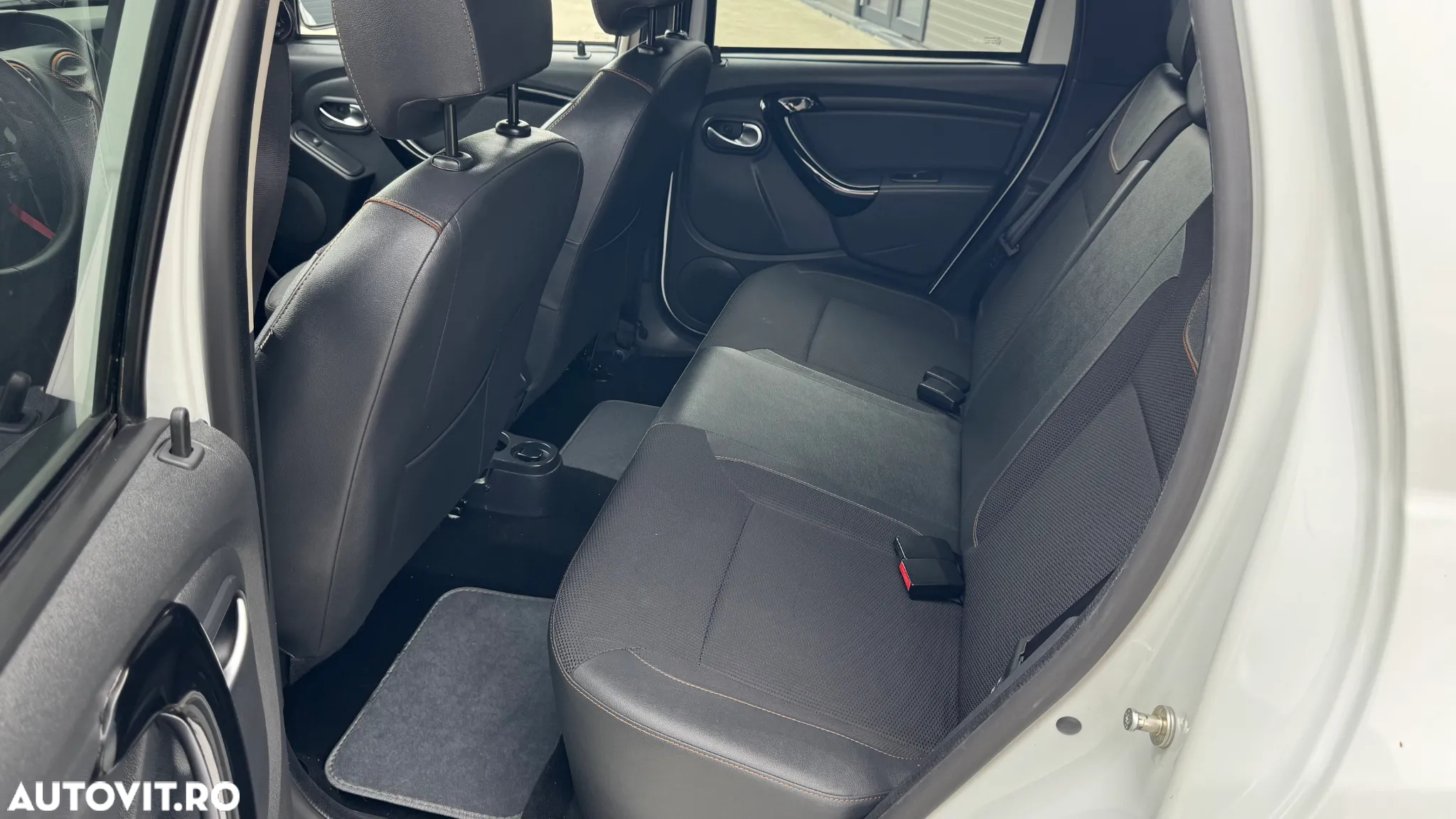 Dacia Duster 1.5 dCi 4x2 Laureate - 10