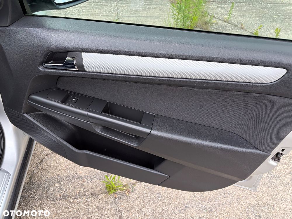 Opel Astra 1.6 Essentia - 18