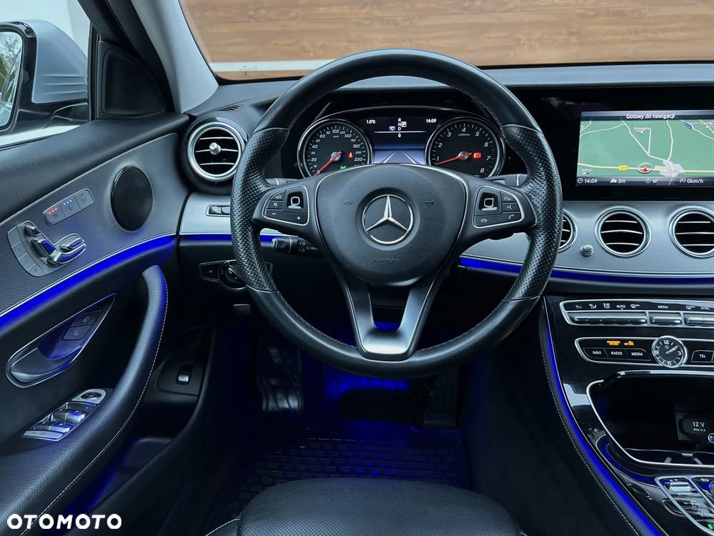 Mercedes-Benz Klasa E 200 9G-TRONIC - 17