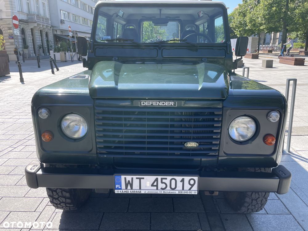 Land Rover Defender - 1