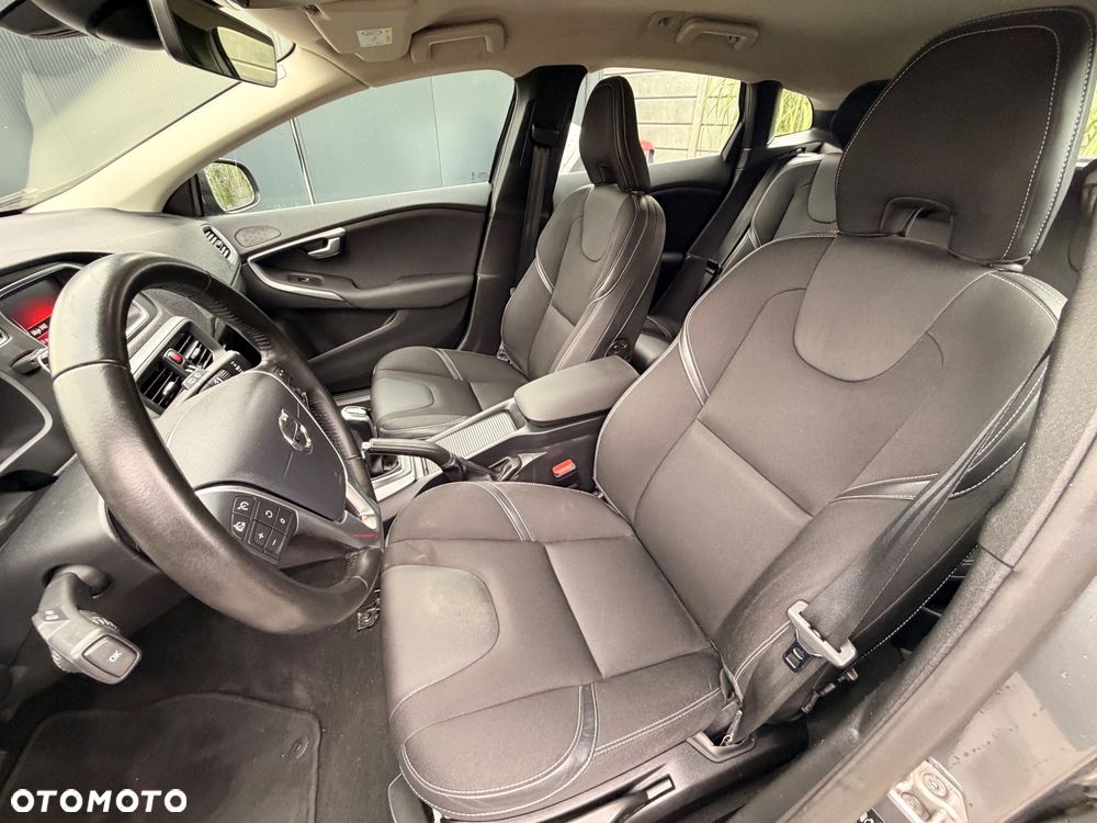 Volvo V40 - 18