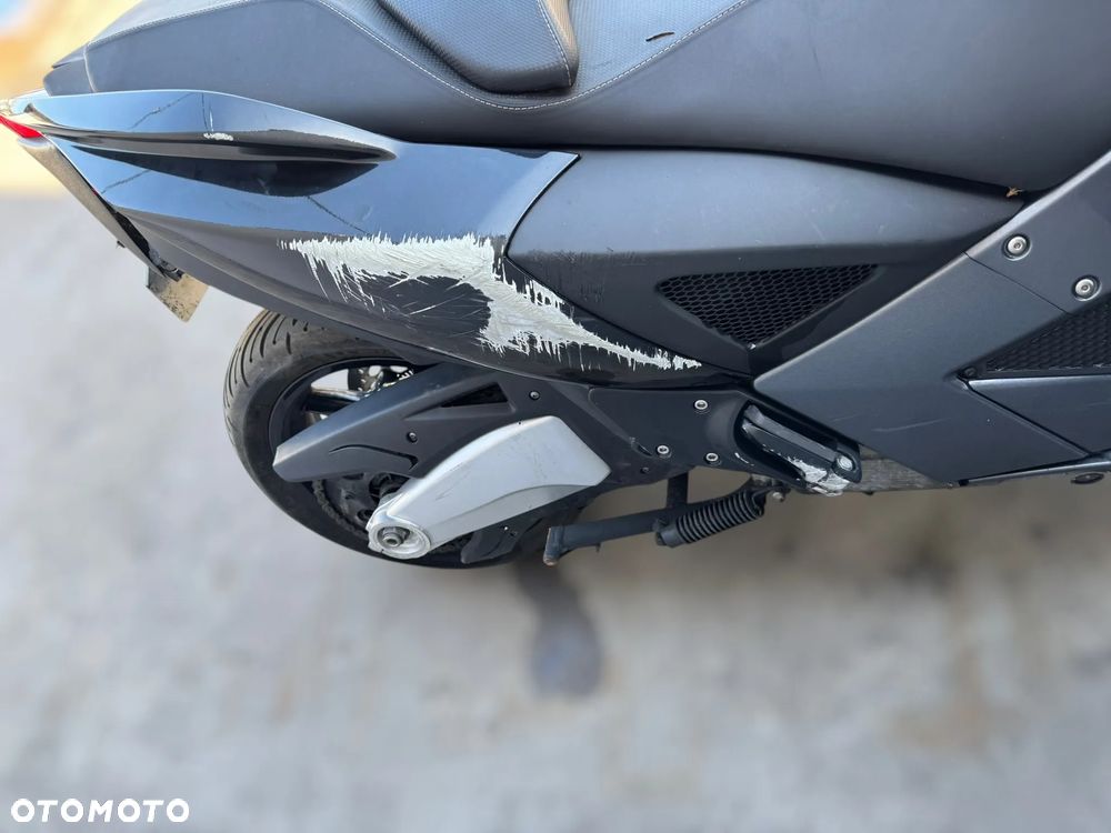 Aprilia SRV 850 - 27