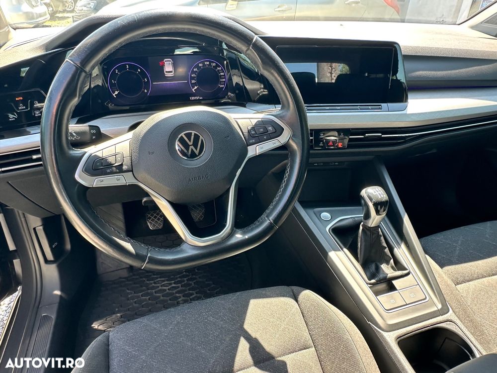 Volkswagen Golf - 6