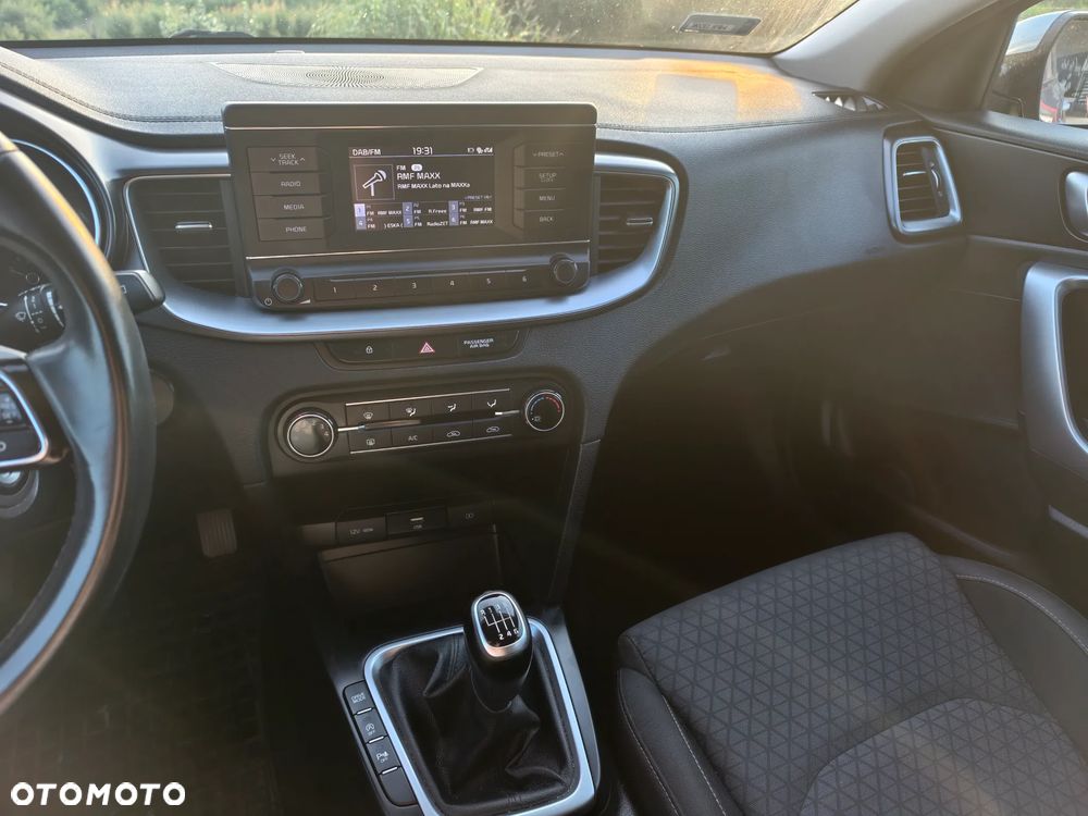Kia Ceed 1.6 CRDi mHEV S - 11