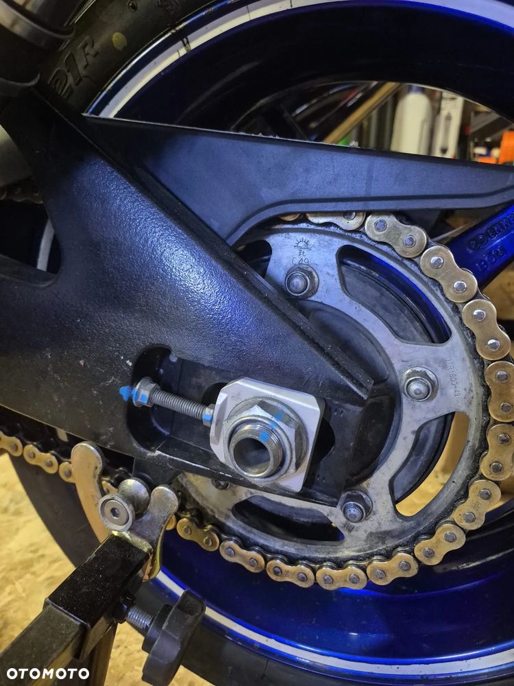 Suzuki GSX-R - 6