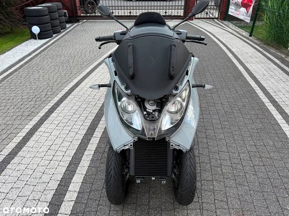 Piaggio MP-3 - 4