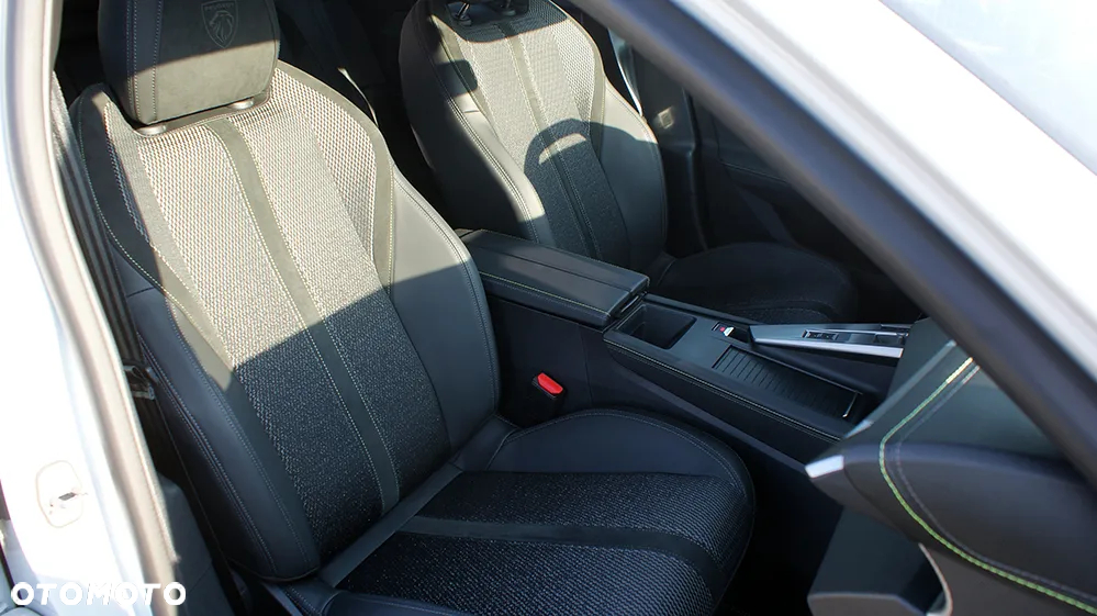 Peugeot 308 Hybrid 180 e-EAT8 Allure - 26