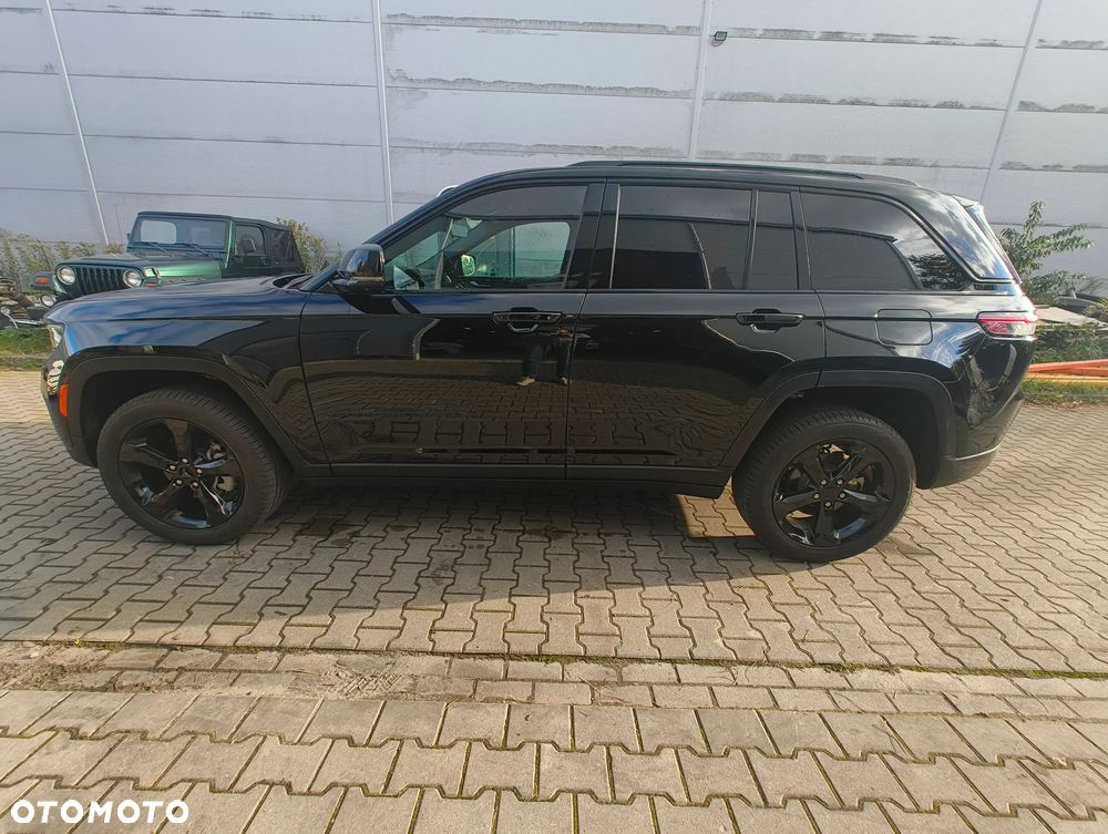 Jeep Grand Cherokee - 16