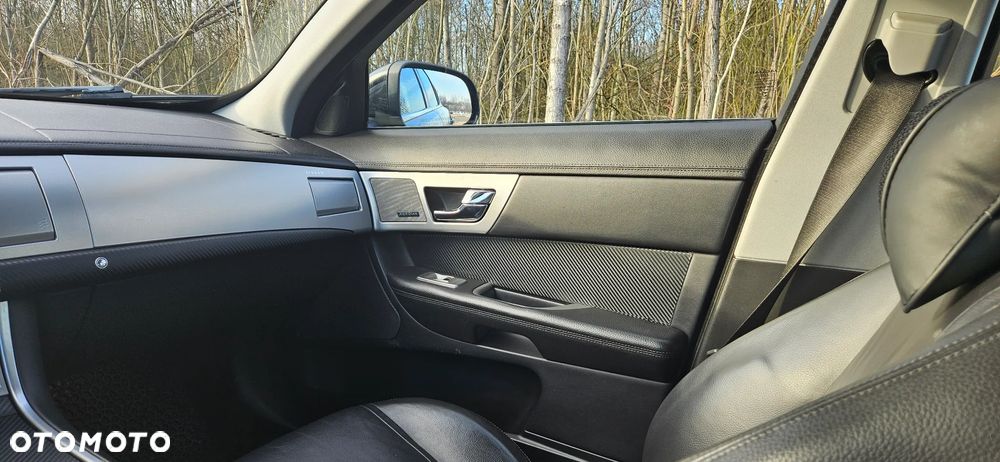 Jaguar XF 2.0 T Premium Luxury - 17