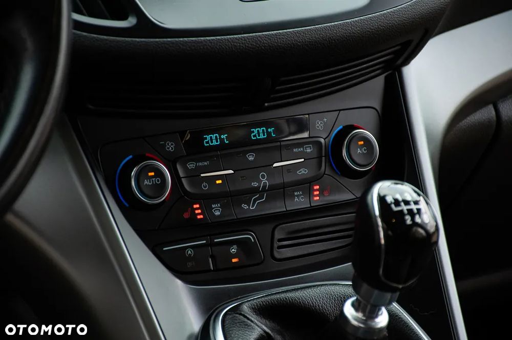 Ford Kuga 1.5 EcoBoost TITANIUM - 32