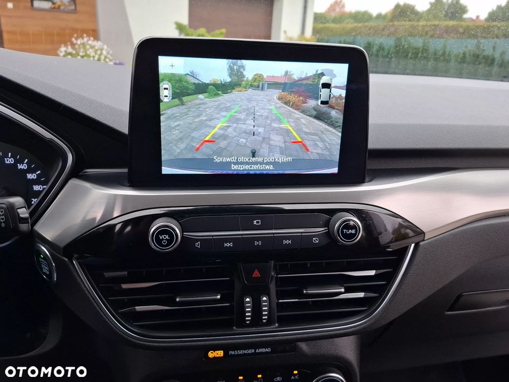 Ford Kuga 1.5 EcoBoost STYLE - 24
