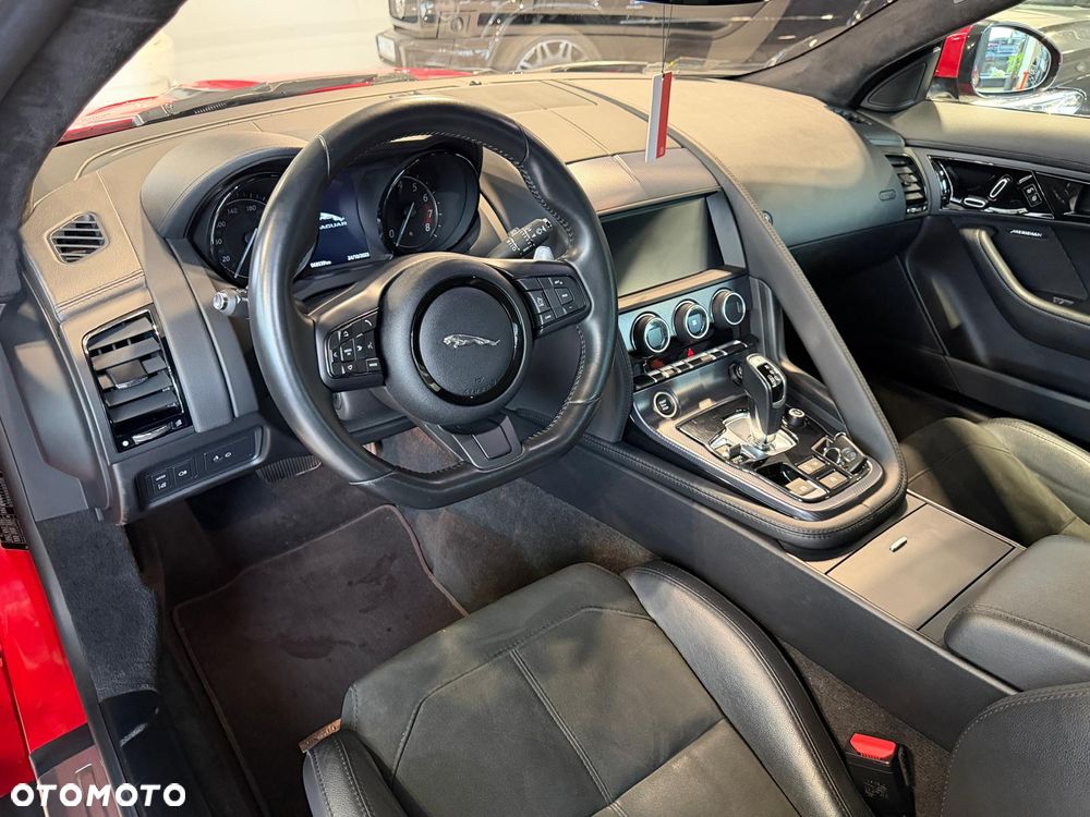 Jaguar F-Type - 11