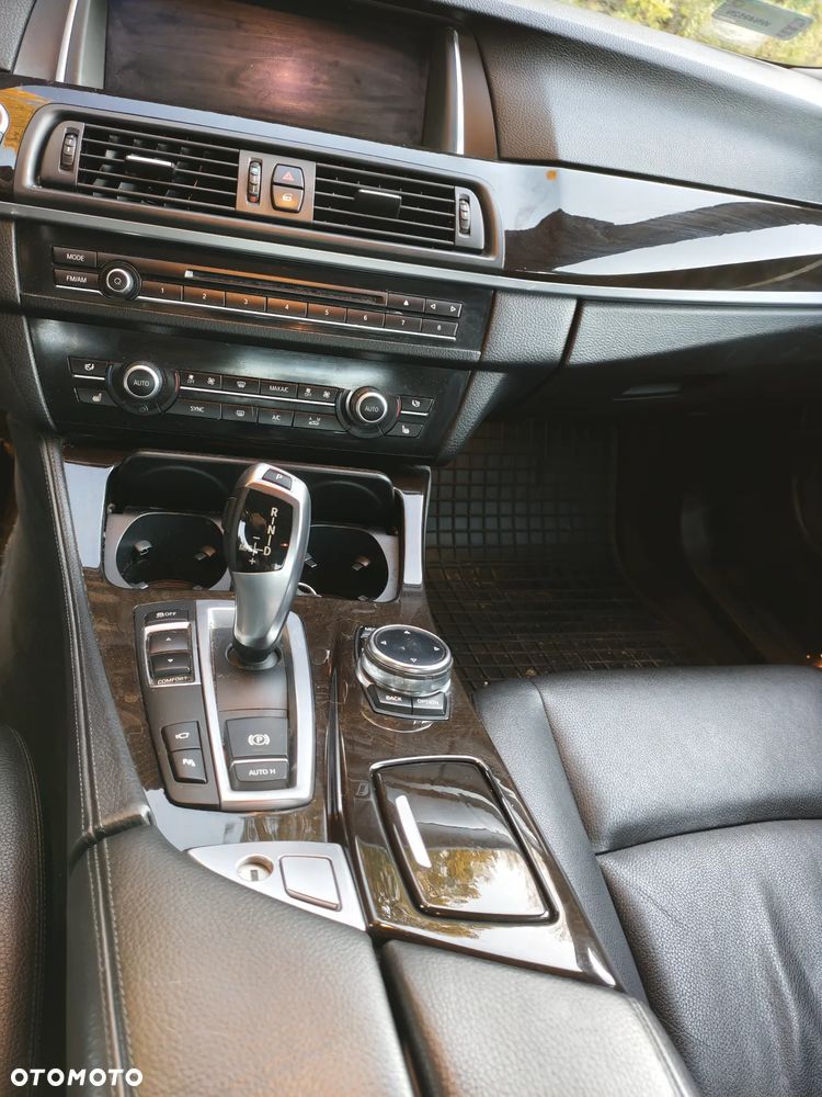 BMW Seria 5 535i - 15