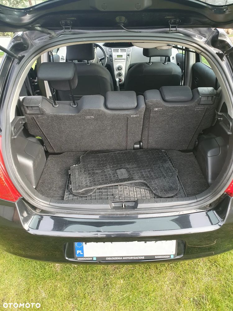 Toyota Yaris - 12