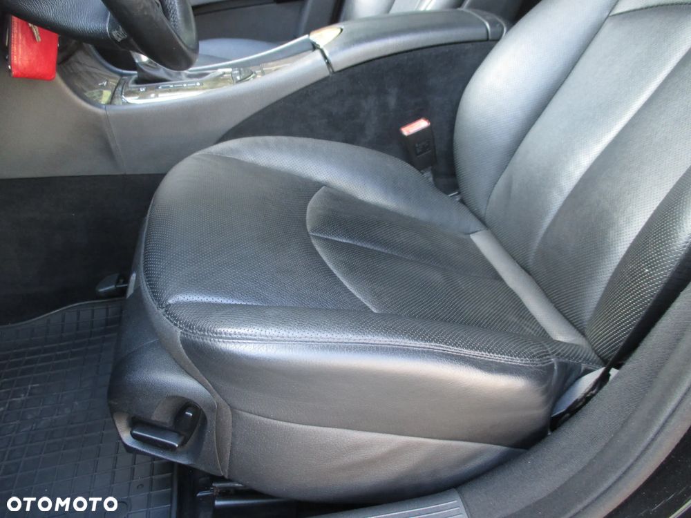 Mercedes-Benz Klasa E 320 CDI Avantgarde DPF Sport Edition AMG - 23