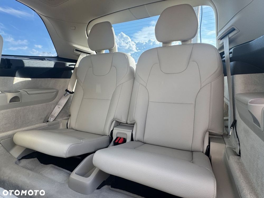 Volvo XC 90 - 21