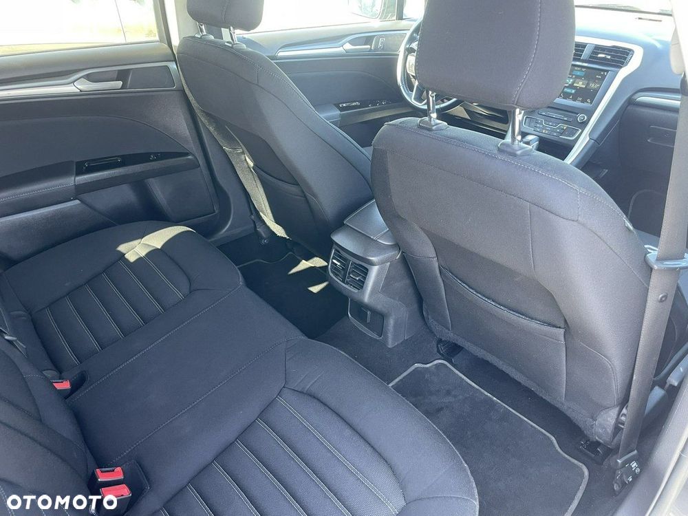 Ford Mondeo 2.0 TDCi Ambiente PowerShift - 29