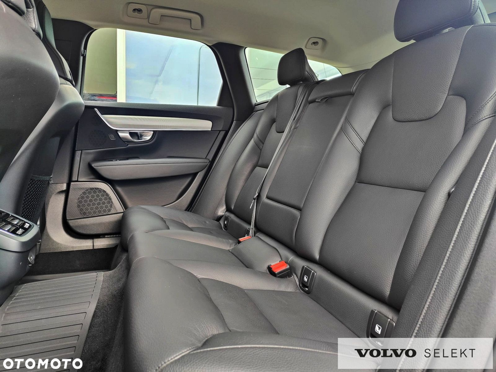 Volvo V90 Cross Country - 33
