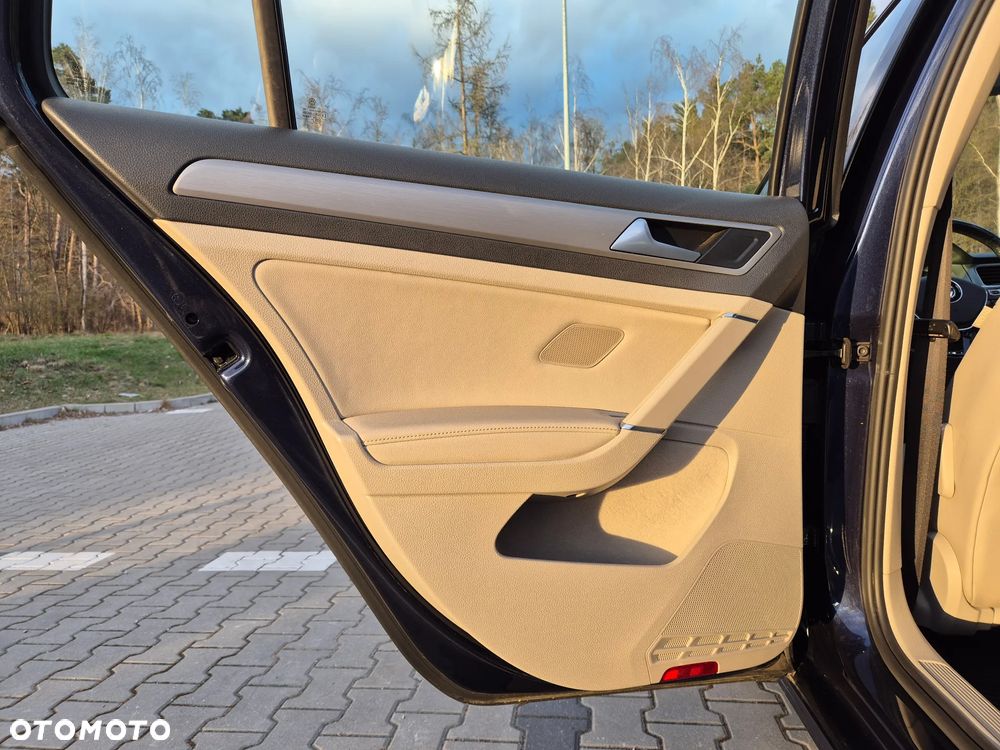 Volkswagen Golf - 15