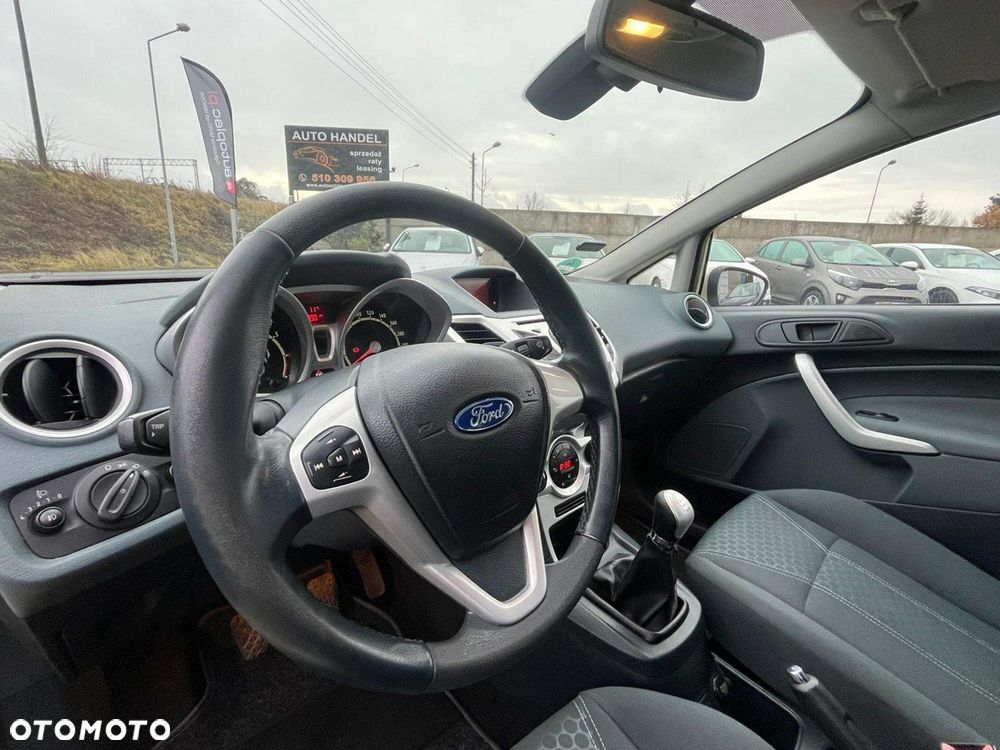 Ford Fiesta 1.25 Ambiente EU5 - 26