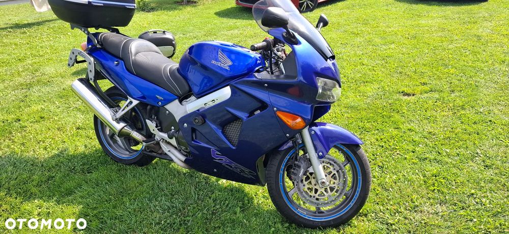Honda VFR - 2