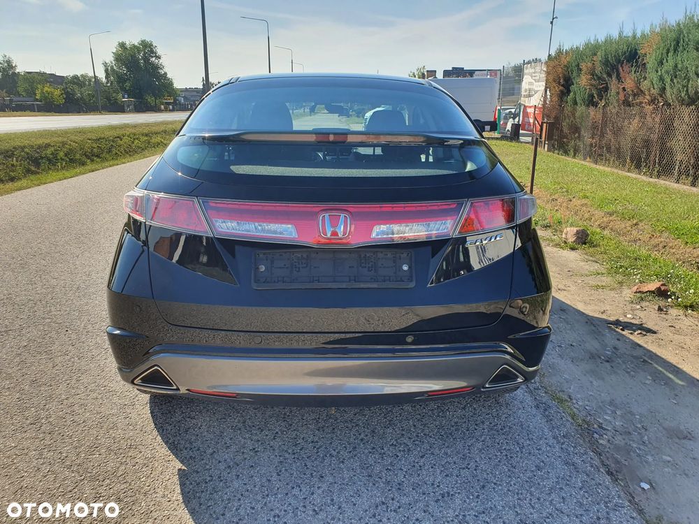 Honda Civic 1.4 i-VTEC Sport Black Edition - 6