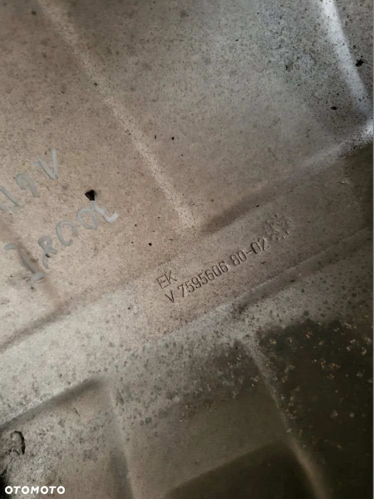 Osłona obudowa katalizatora Peugeot 3008 1.6 THP - 7