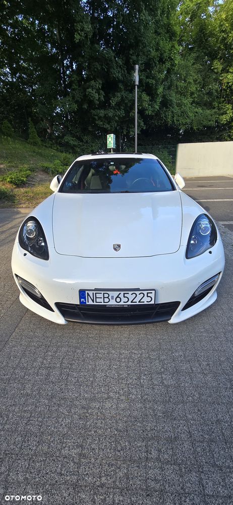 Porsche Panamera GTS PDK - 1