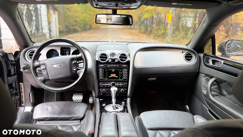 Bentley Flying Spur - 17