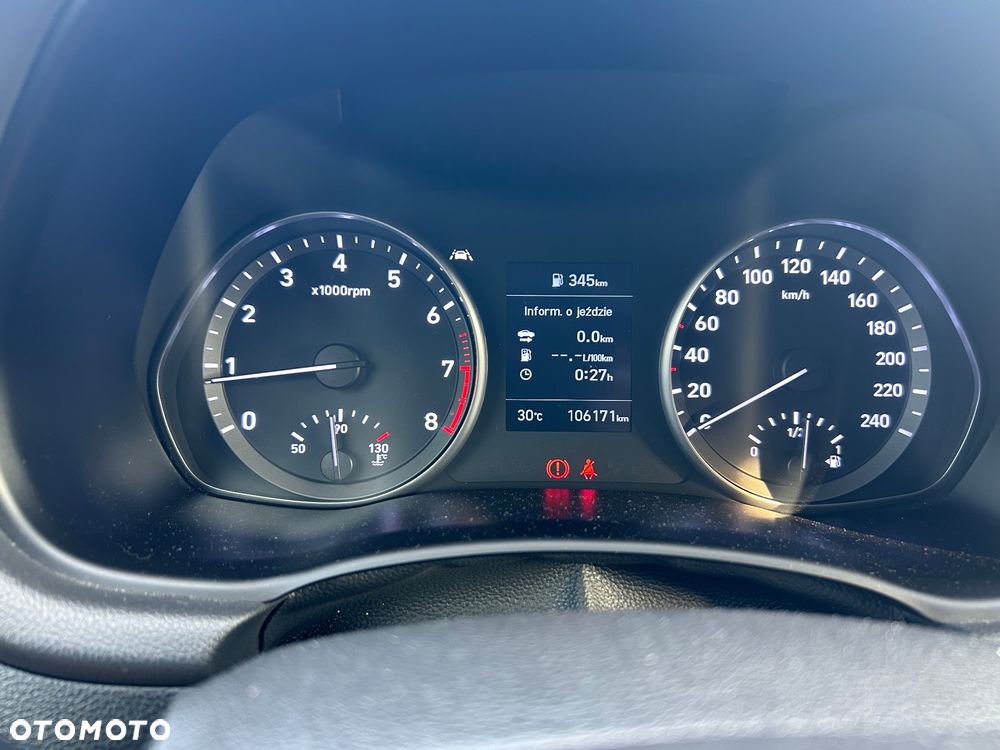 Hyundai i30 1.5 DPI Classic + - 24