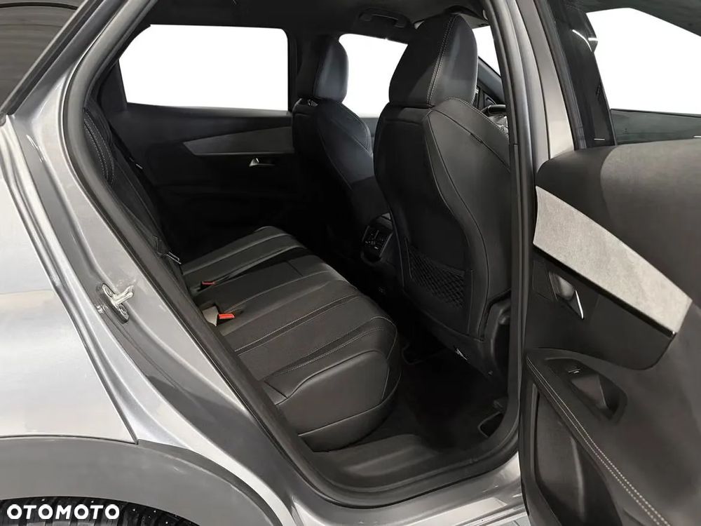 Peugeot 3008 1.6 PureTech HYbrid4 GT Line S&S EAT8 - 32