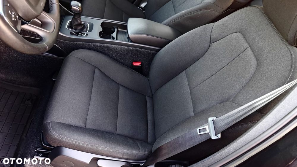 Volvo XC 40 T3 Momentum Pro - 32
