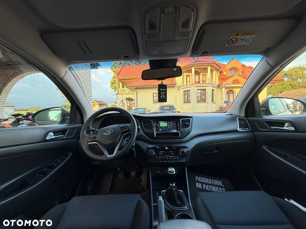 Hyundai Tucson blue 1.7 CRDi 2WD Intro Edition - 16