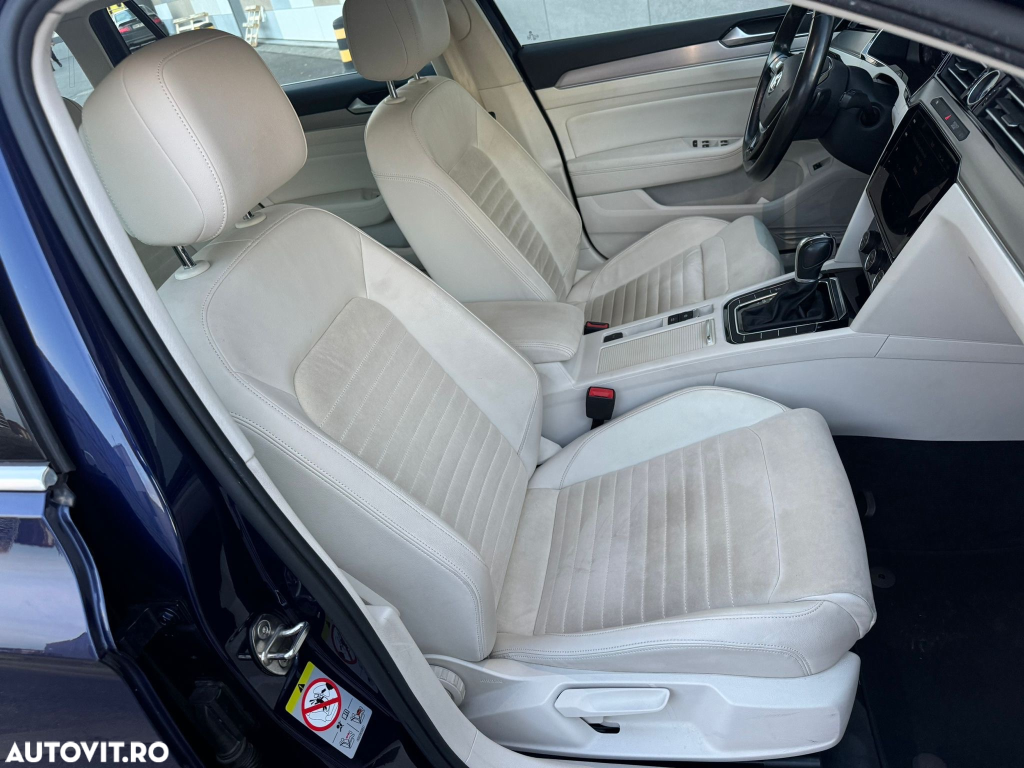Volkswagen Passat Variant 2.0 TDI DSG Highline - 9