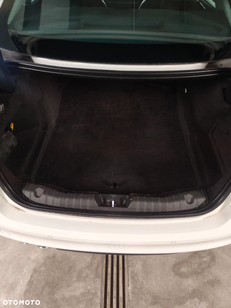 Jaguar XF 2.0 i4D Prestige - 4