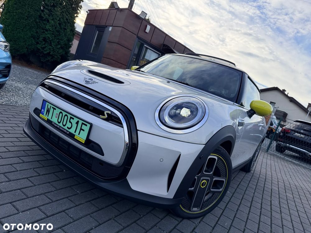 MINI Cooper SE Electric Trim